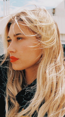 Hailey Baldwin Lockscreens Tumblr