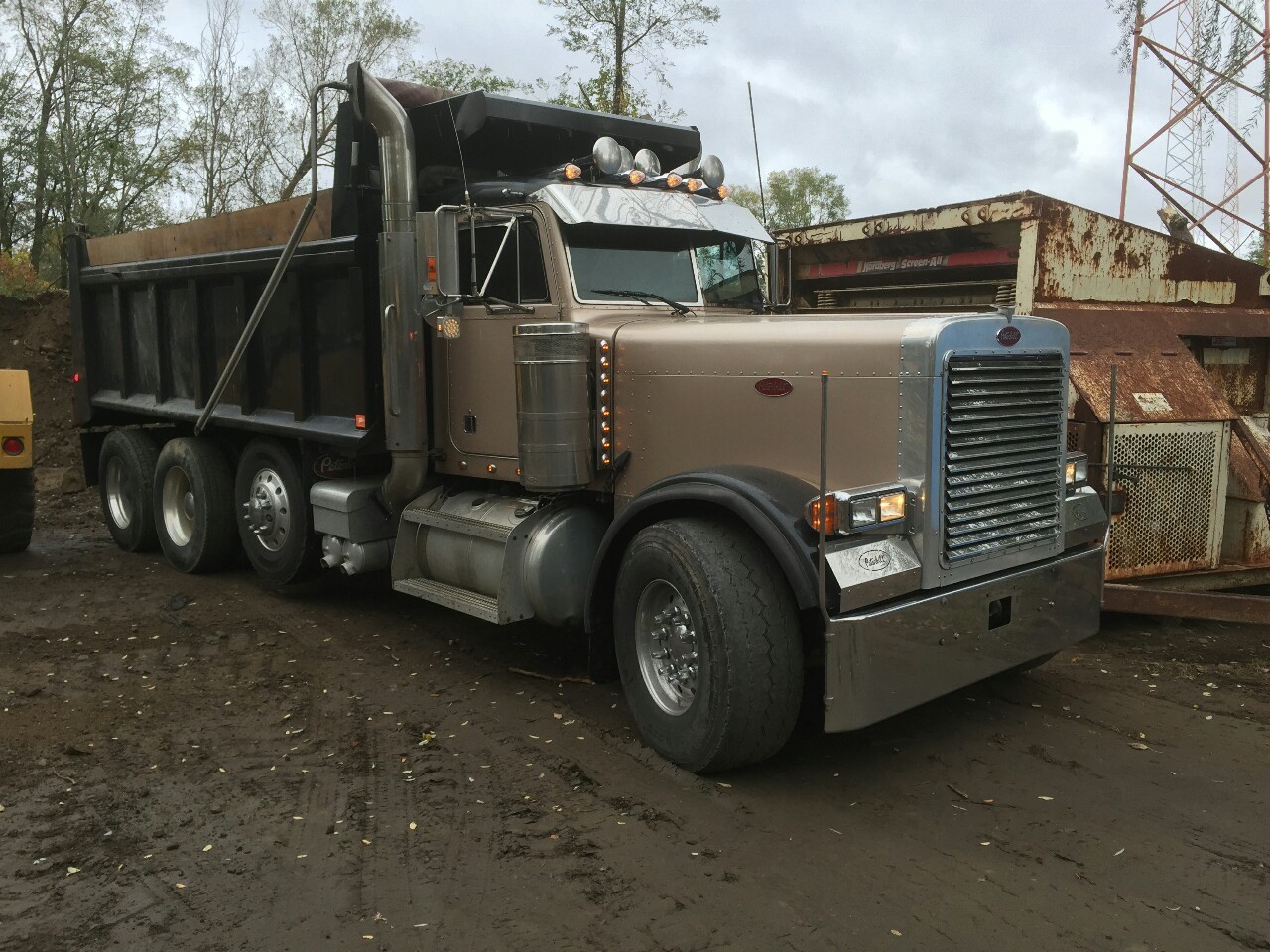 Semitrckn — Peterbilt custom 379 quad axle dump