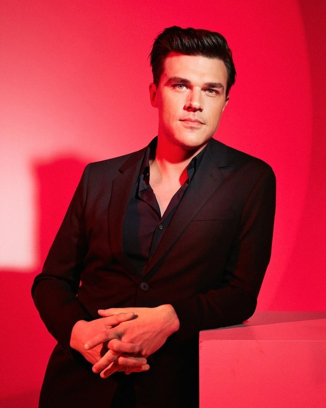 Finn Wittrock News