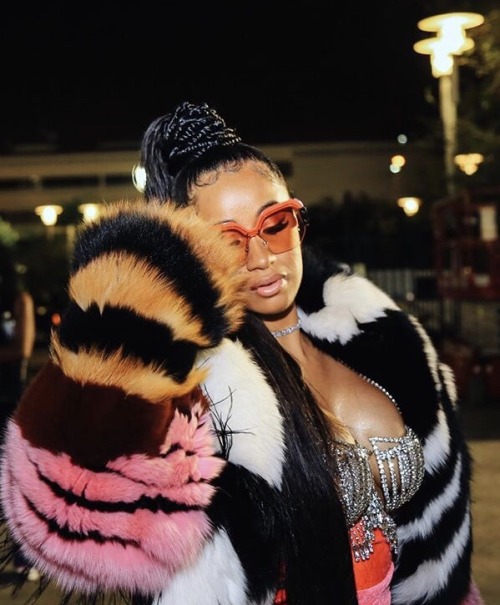 rihennasheaux:Cardi B (x)