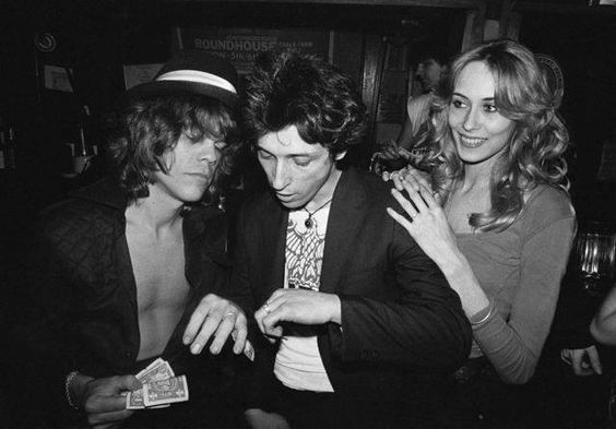 THE UNDERESTIMATOR — Punk rock heartbreakers David Johansen & Johnny...