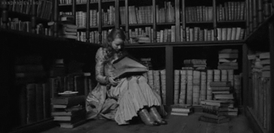 Resultado de imagem para reading gif"