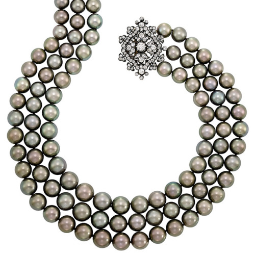 pearlhaven:(via Triple Strand Tahitian Gray Cultured Pearl...