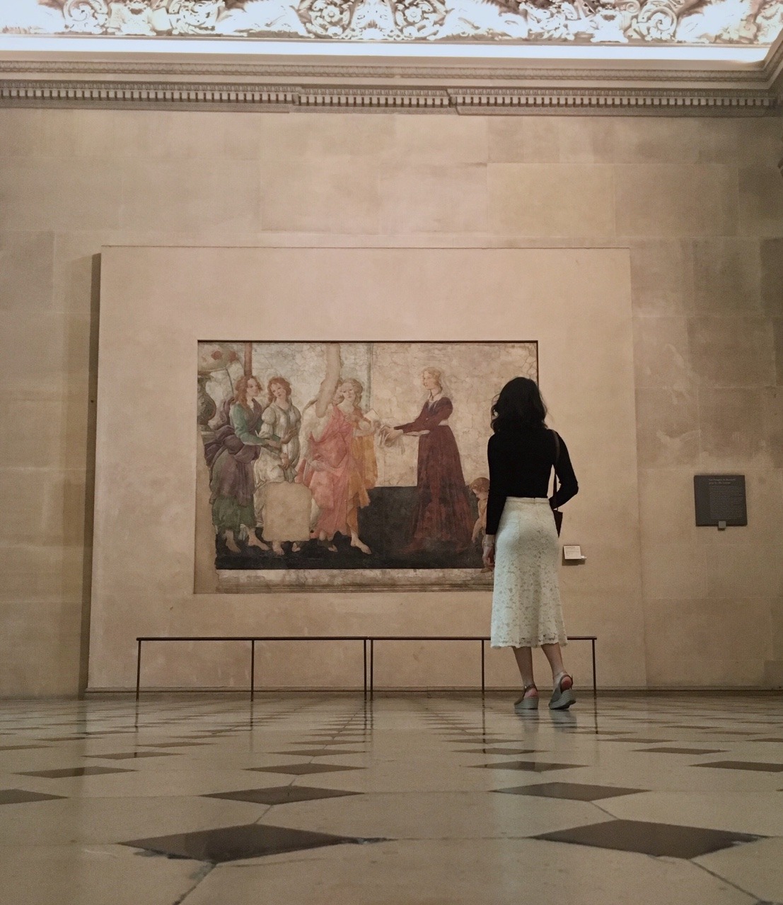 Калорифер в лувре. Лувр Париж внутри картины. Лувр залы. Виртуальное посещение музея Лувр.