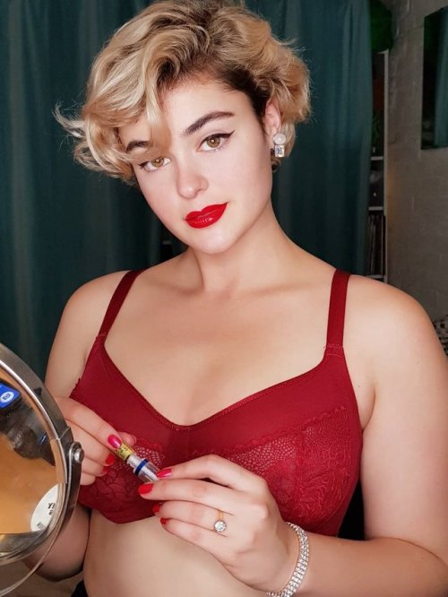 sextoysnstories:Stefania Ferrario - Lingerie n Lustrous Lippy