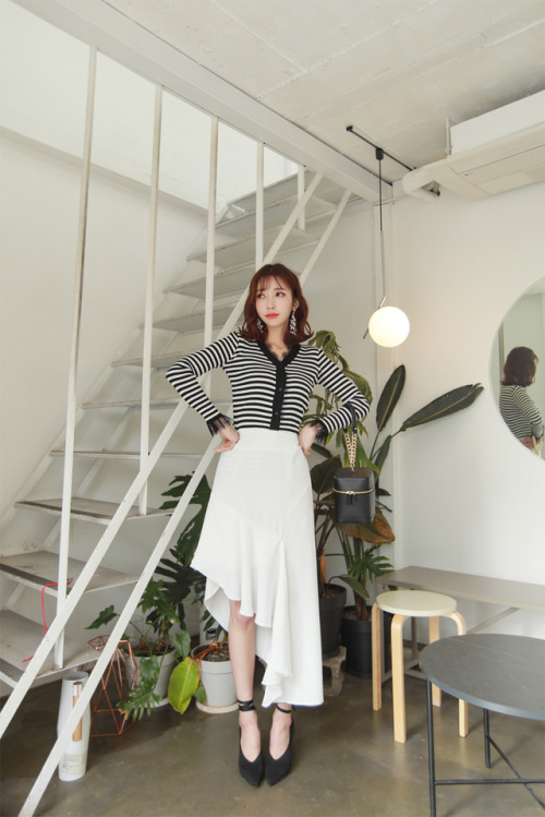 korean-dreams-girls:Ye Jin - March 15, 2018 3rd Set