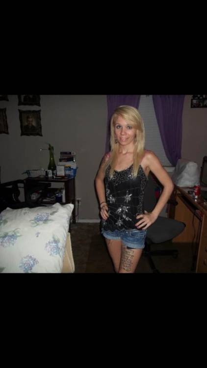 jpangel101:Sent from kik user ChelseaIsLoveeKik girl shows...