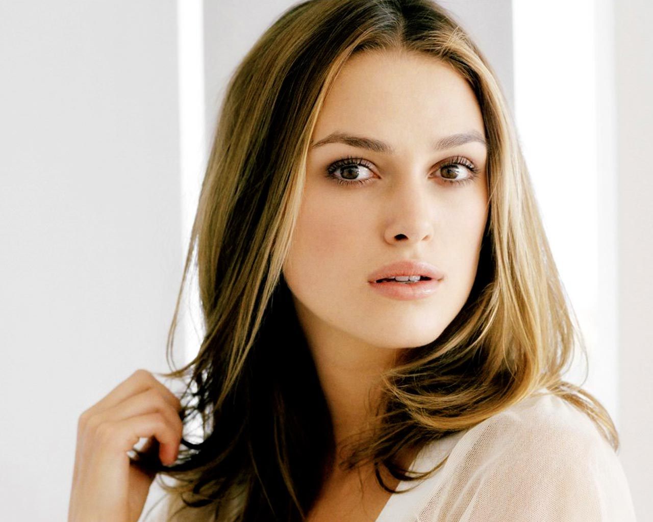 Keira Knightley (born 1985) Keira Knightley (born 1985)