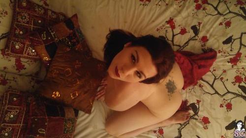 Lavinia_ Hopeful - Bed SetBed Set is in MR did you checked it...