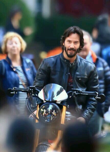 eziowashere:Happy Birthday Keanu!Bro