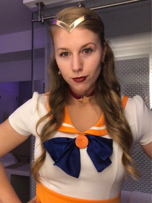 SELF: Sailor Venus Cosplay NYCC