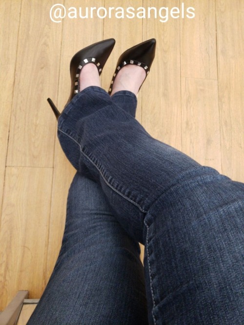 aurorasangels:salntandslnner:Another pair I tried on, they...