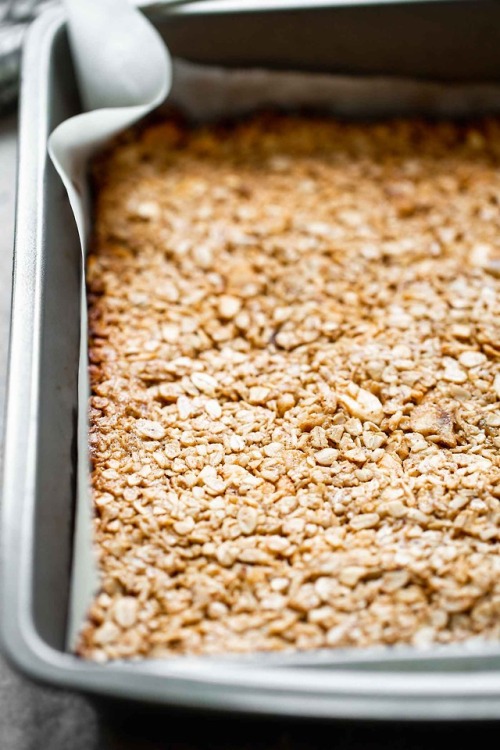 foodffs:CHEWY CASHEW ALMOND BUTTER GRANOLA BARSFollow for...