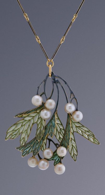 art nouveau jewelry on Tumblr