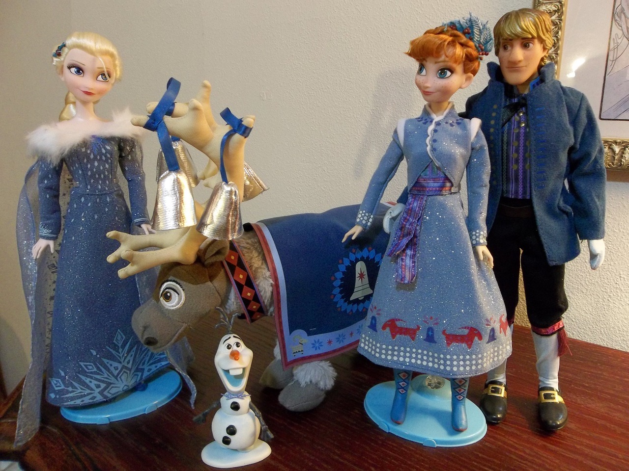 olaf's frozen adventure singing doll set