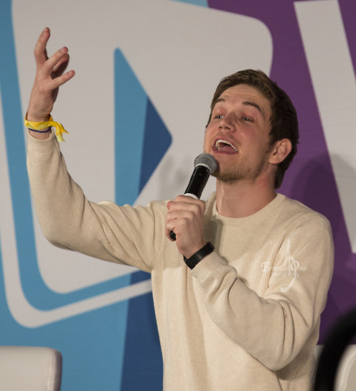 bristlee1:A Bo Burnham appreciation post:  Taken at VidCon...