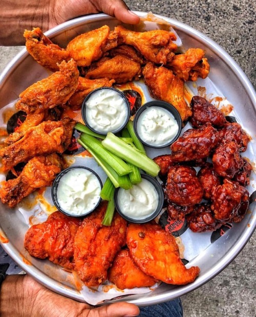 hot wings wings chicken wings food food porn delicious yum yummy foodie