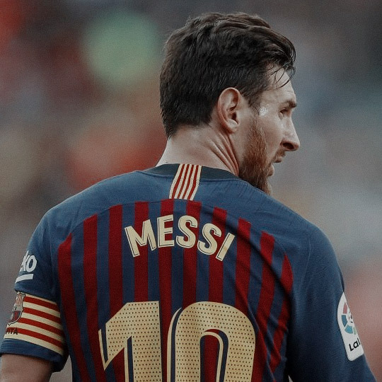 𝒂𝒓𝒕𝒆𝒎𝒊𝒔 messi icons like if you save or credits to