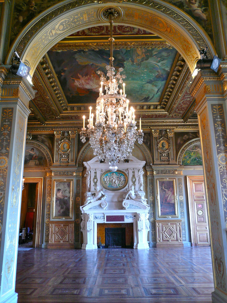 Carved from stone — Hôtel de Ville, Paris by Hotels-HPRG