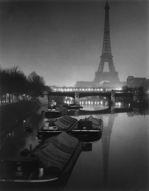 wehadfacesthen:The Eiffel Tower at Twilight, 1932, photo by...