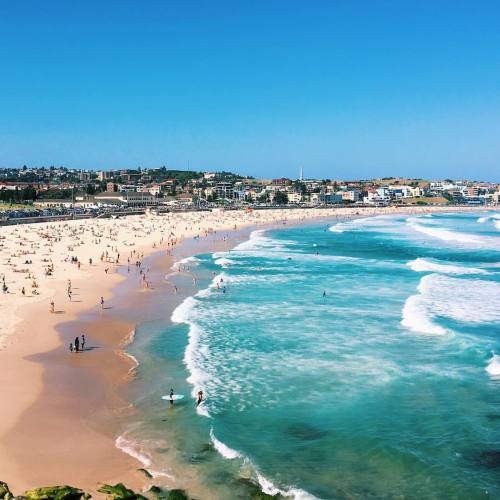 a-healthy-adventure:B O N D I B E A C H (at Sydney, Bondi...