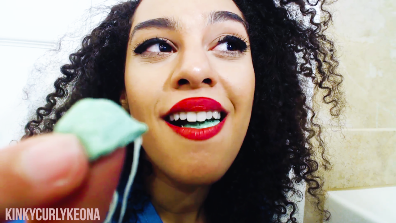 Kinkycurlykeona Kinkycurlykeona