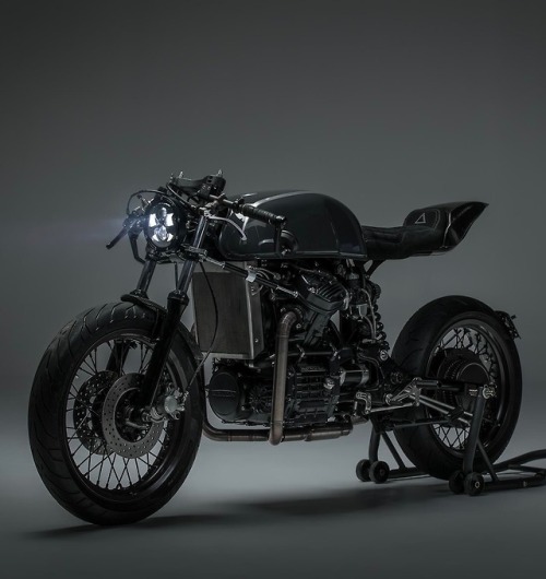 utwo:‘81 Honda CX500 Custom© purpose built moto