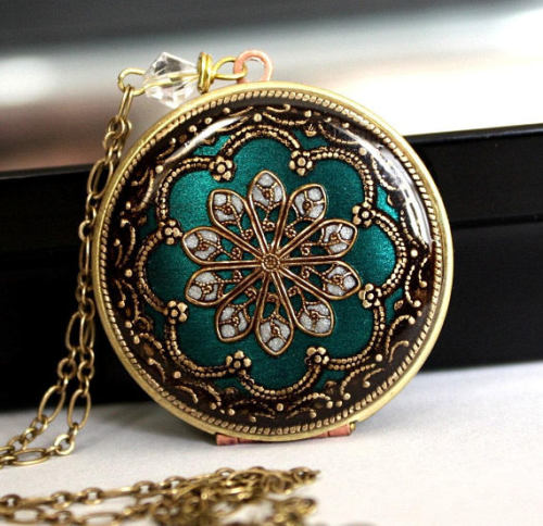 cute-thangsss:Handmade blue locket