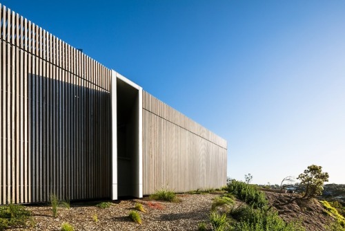 kazu721010:House on the Coast / Sean Godsell ArchitectsPhotos...