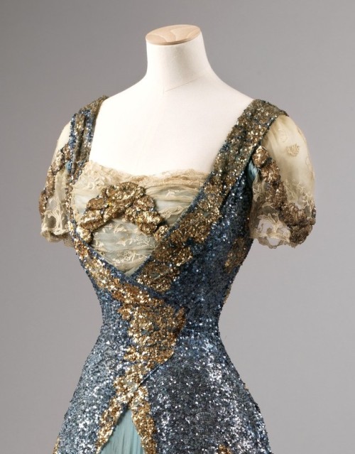 mote-historie:French ball gown worn by Queen Maud of Norway,...