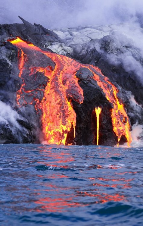 nature-and-biodiversity:Lava FlowKalapana