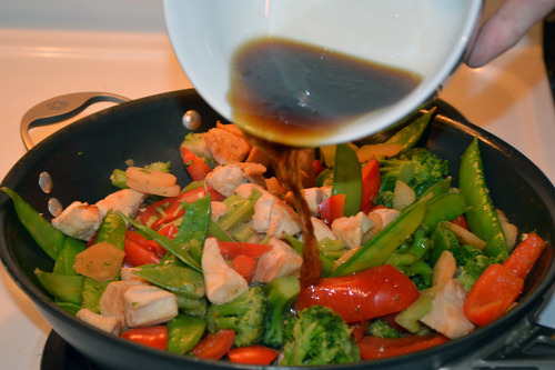 Healthy Chicken Vegetable Stir Fry | Dumbbells and Diapers