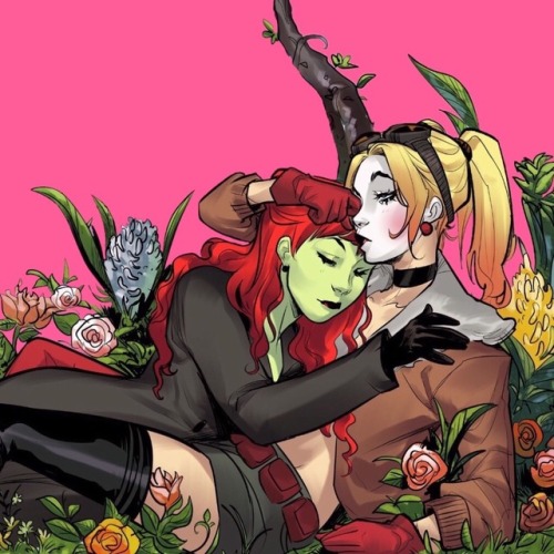 patsyjenn:harley quinn and poison ivy in dc comics: bombshells...