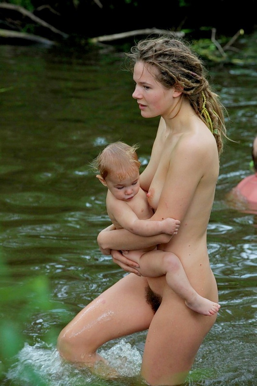 And son nude mother VIDEO: Moment