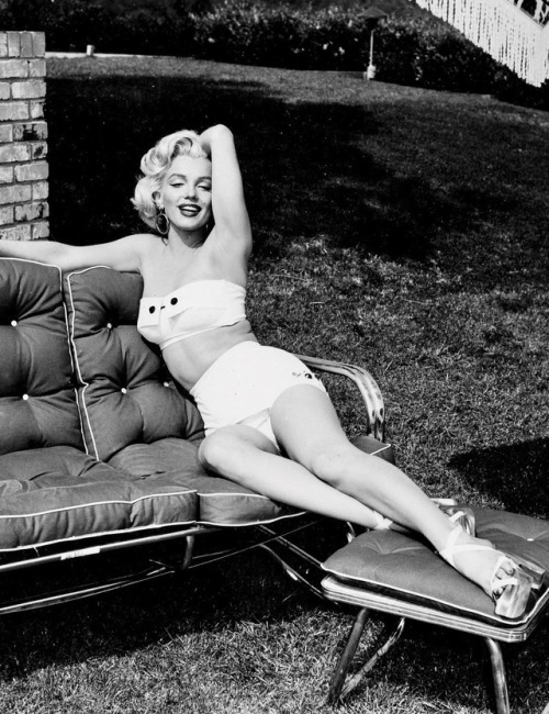 summers-in-hollywood:Marilyn Monroe, 1953