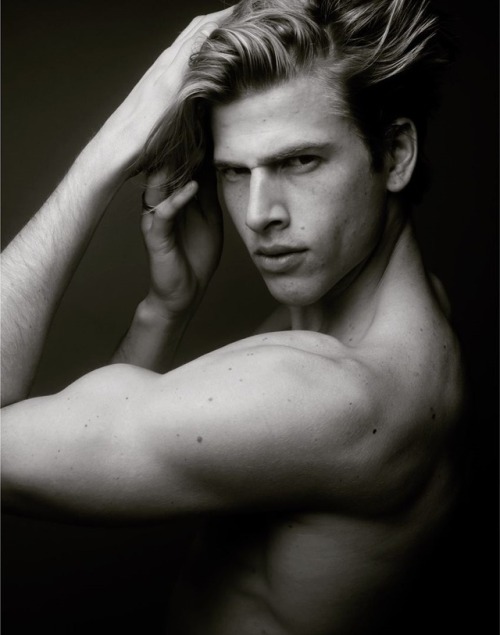 siroyagihkd:Drew Hanley by Bell Soto A post shared by bell...