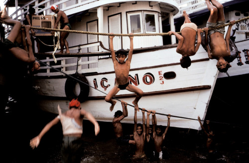 20aliens:BRAZIL. Parintins. 1993.Alex Webb