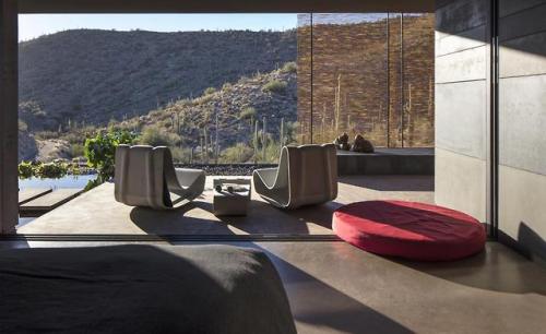 kazu721010:Hidden Vallery Desert House / Wendell Burnette...