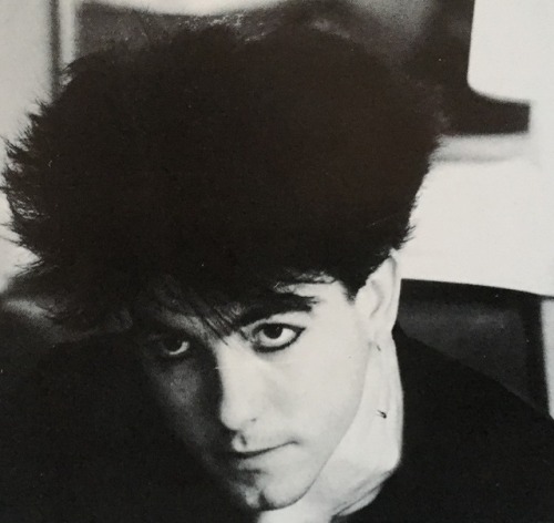 thecure-dot-cz:Pictures of Robert Smith taken from The Top...