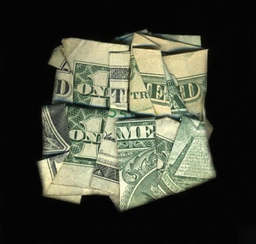 ineversurrender:Money art