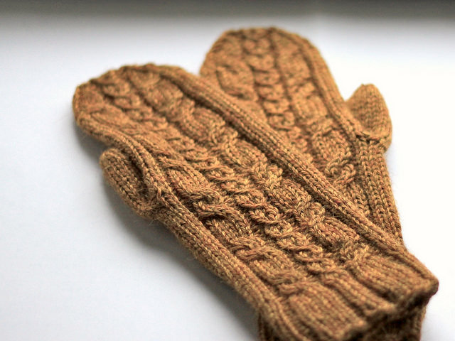 Sydänmaa Mittens – a free knitting pattern for... | Stitchery Witchery