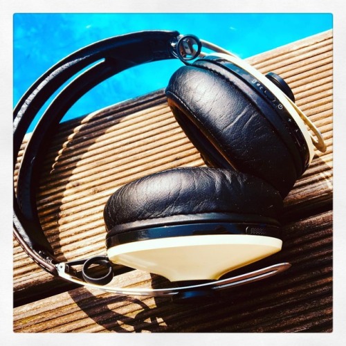 #ilove my #momentum #summer18 #pool #sennheiser (hier: Gefrees)