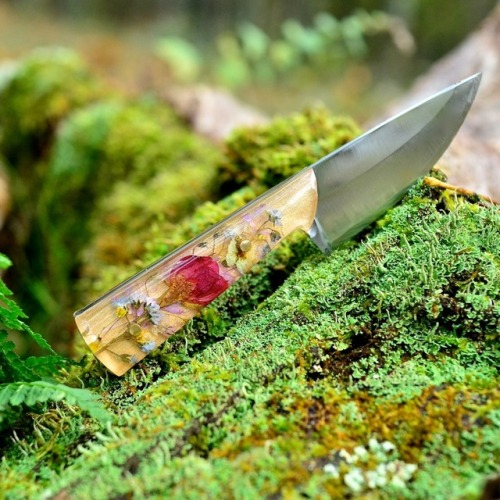 randomitemdrop:Item: Druid’s Daggers infused with botanical...