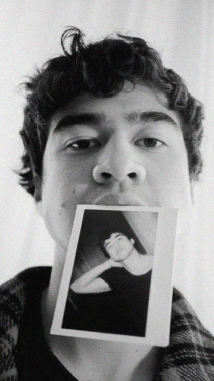 pebaicons:calum hood lockscreenslike if you save