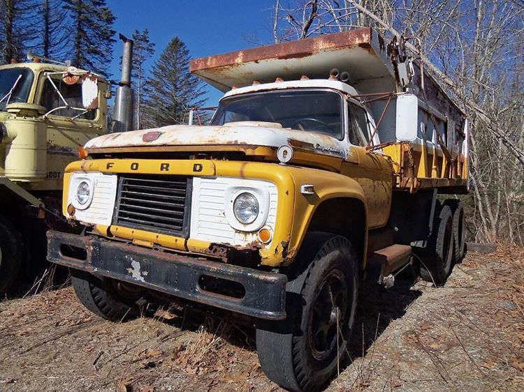 Semitrckn — Ford F-950 tandem dump