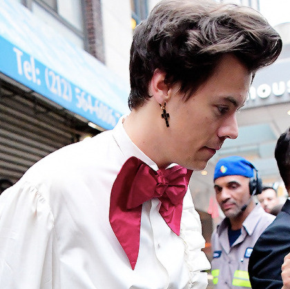 harry styles camp outfit