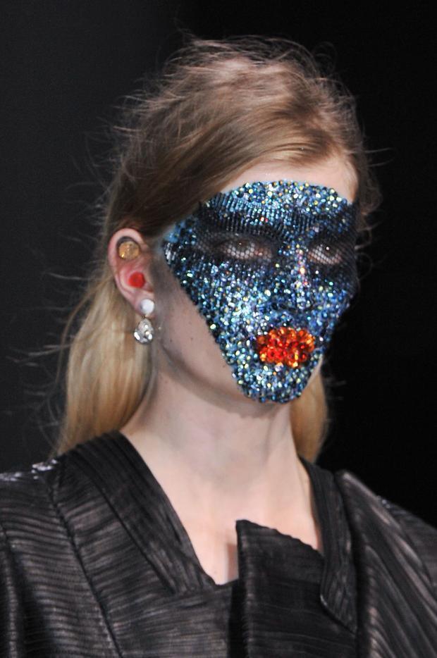 Pat McGrath Creating Hand- Made MAGIC backstage at ...