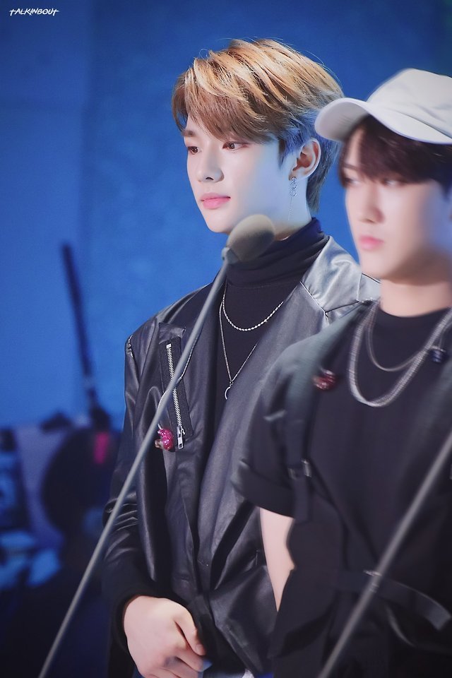 skz 00-line - straykidsupdate: © talkinabout [1, 2] please do...