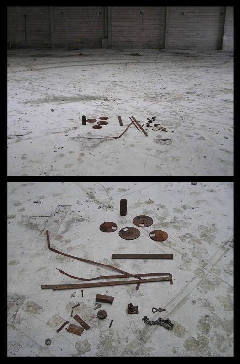 leshorriblestravailleurs:sound recording in an large abandoned...