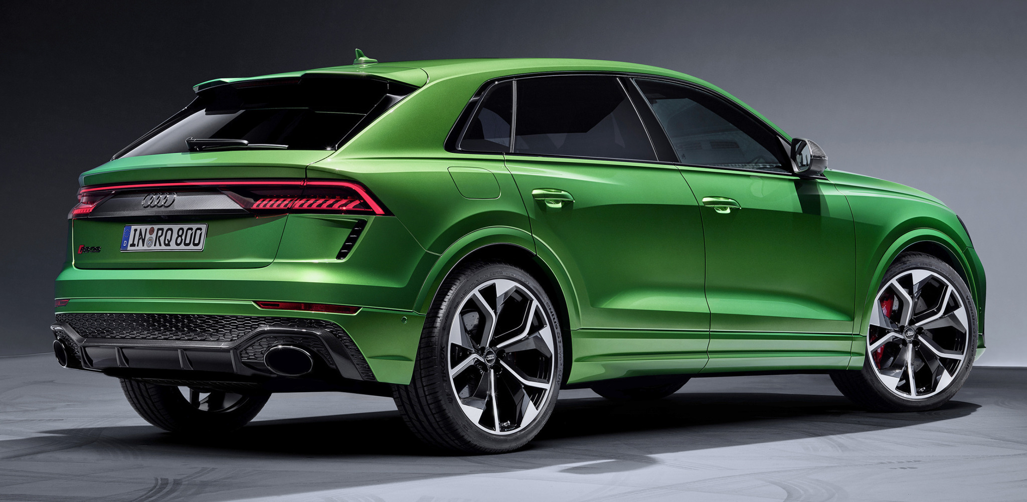 Фото audi rs q8